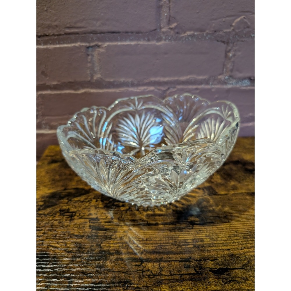Vintage Polish Lead Crystal Bowl Palm Frond Starburst Scalloped 7.5 Inch Clear